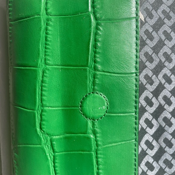 Diane von Furstenberg Green Croc Embossed Leather 440 Envelope Clutch - Picture 8 of 11